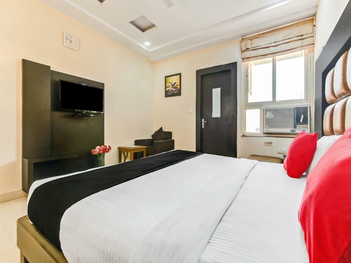 Capital O 32619 Hotel Sugar Palm Gwalior Exteriör bild