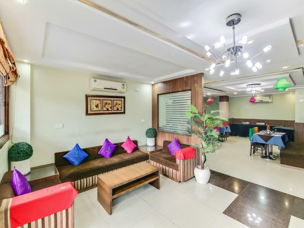 Capital O 32619 Hotel Sugar Palm Gwalior Exteriör bild