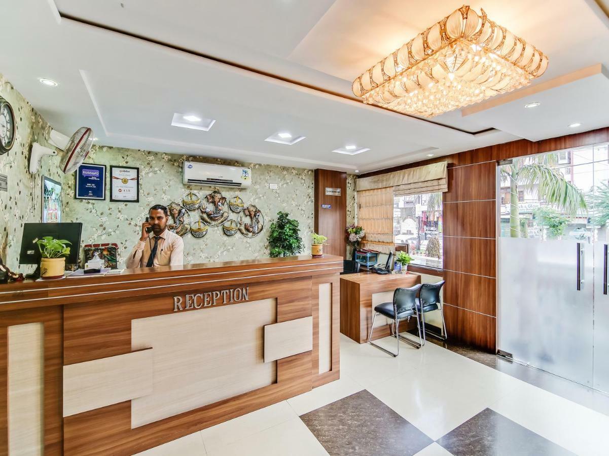 Capital O 32619 Hotel Sugar Palm Gwalior Exteriör bild
