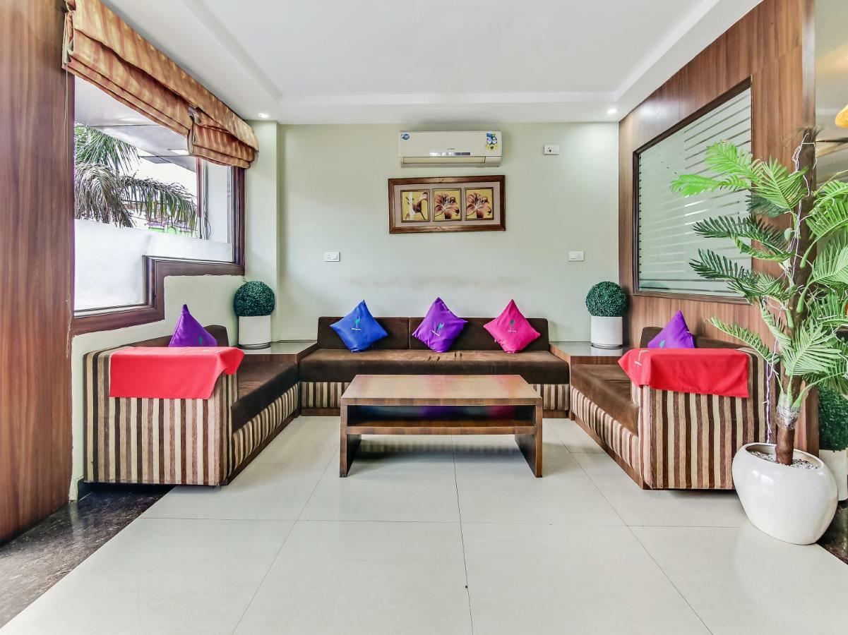 Capital O 32619 Hotel Sugar Palm Gwalior Exteriör bild