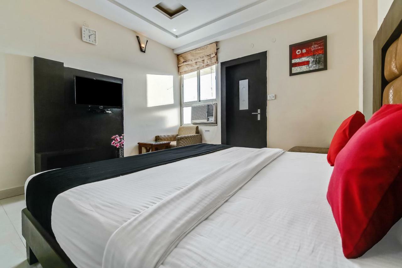Capital O 32619 Hotel Sugar Palm Gwalior Exteriör bild