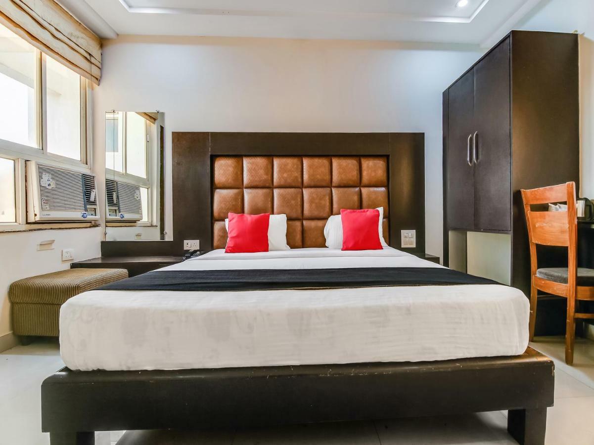 Capital O 32619 Hotel Sugar Palm Gwalior Exteriör bild