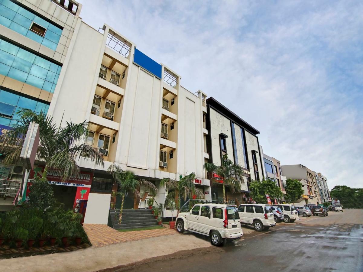 Capital O 32619 Hotel Sugar Palm Gwalior Exteriör bild