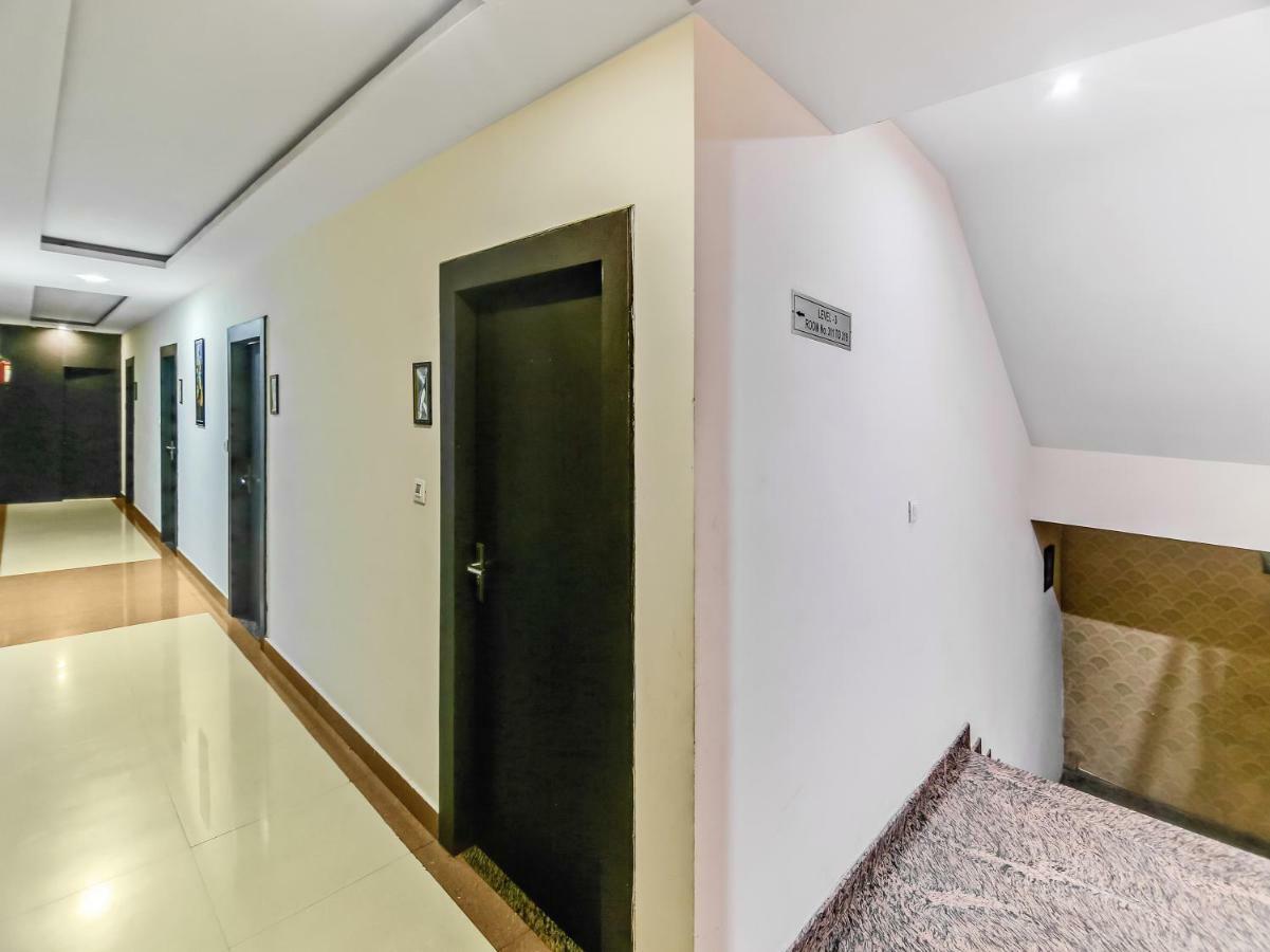 Capital O 32619 Hotel Sugar Palm Gwalior Exteriör bild