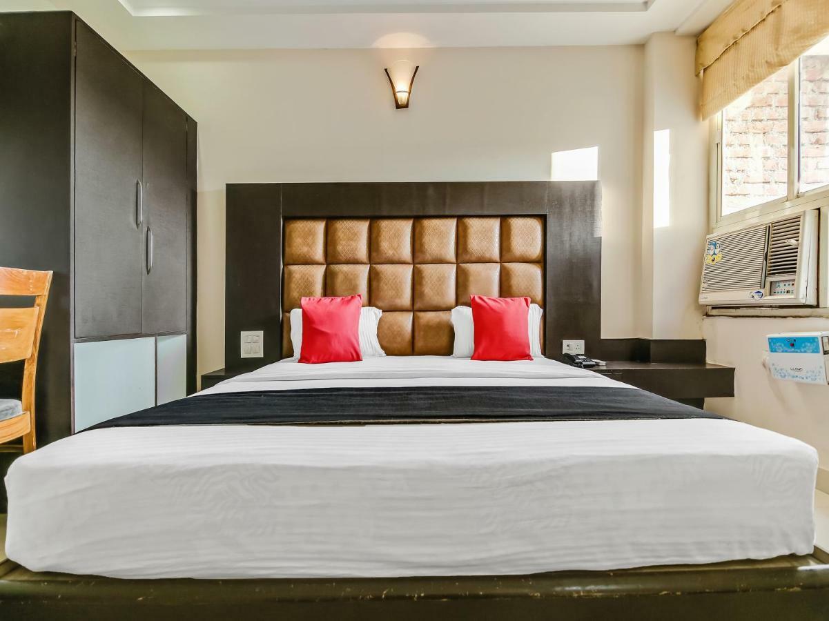 Capital O 32619 Hotel Sugar Palm Gwalior Exteriör bild