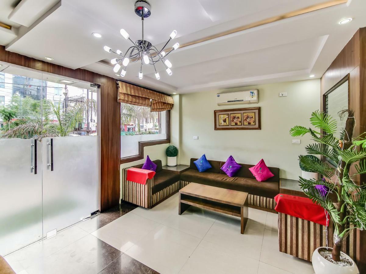 Capital O 32619 Hotel Sugar Palm Gwalior Exteriör bild