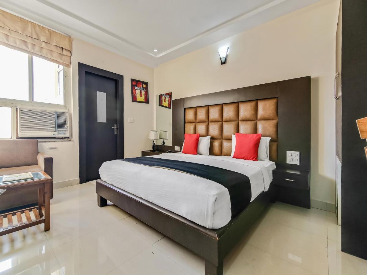 Capital O 32619 Hotel Sugar Palm Gwalior Exteriör bild