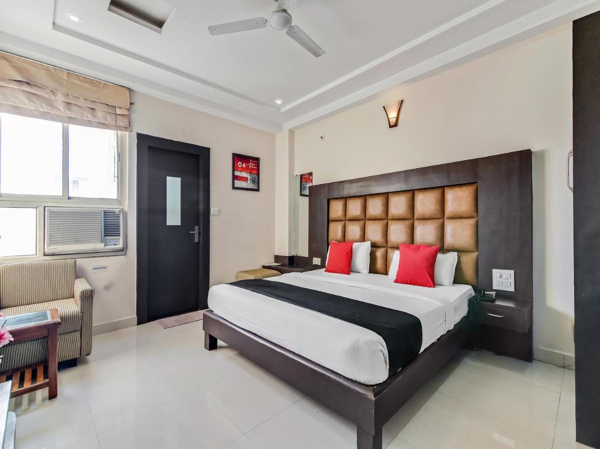 Capital O 32619 Hotel Sugar Palm Gwalior Exteriör bild