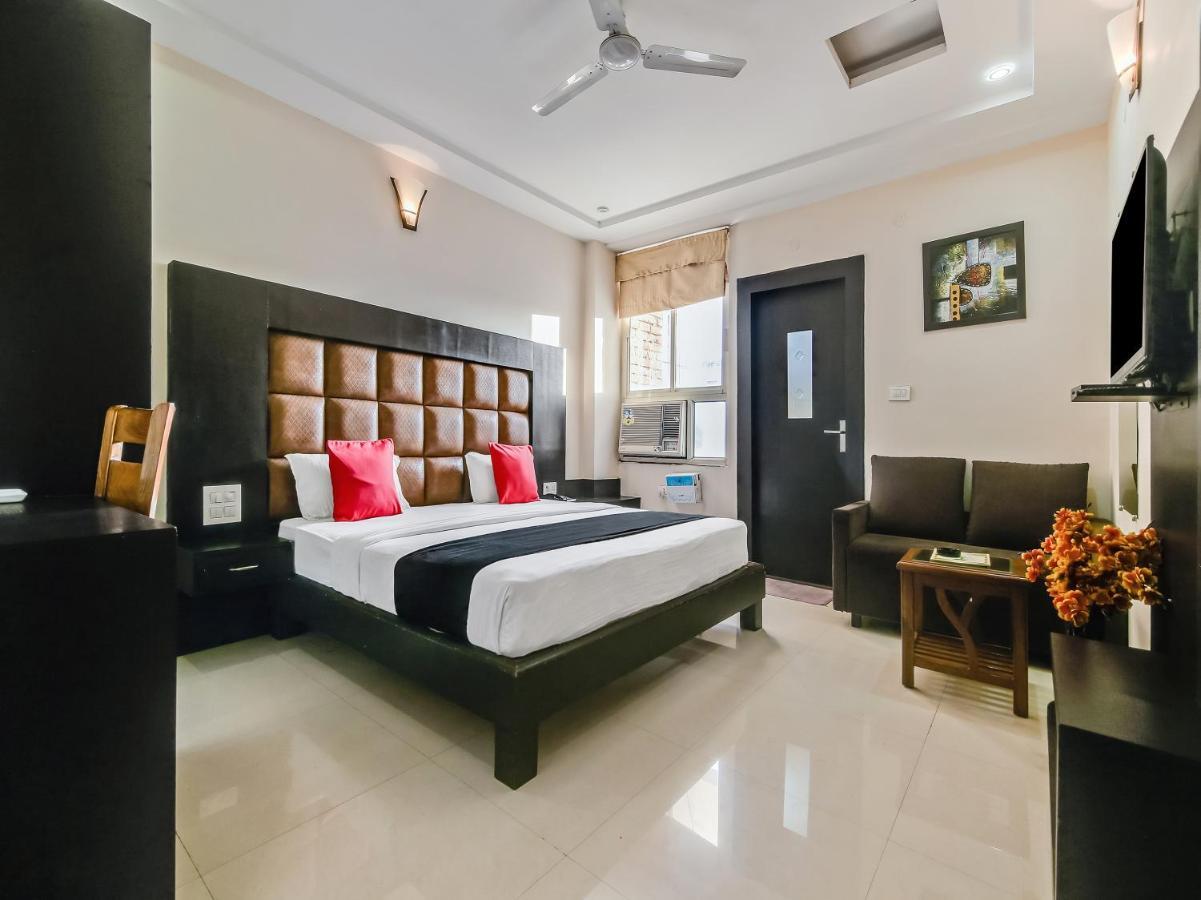 Capital O 32619 Hotel Sugar Palm Gwalior Exteriör bild
