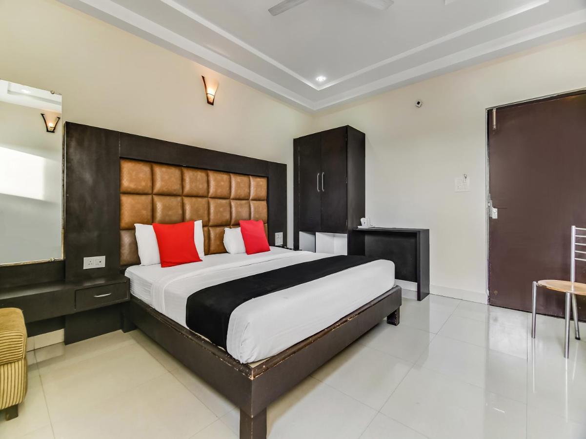 Capital O 32619 Hotel Sugar Palm Gwalior Exteriör bild